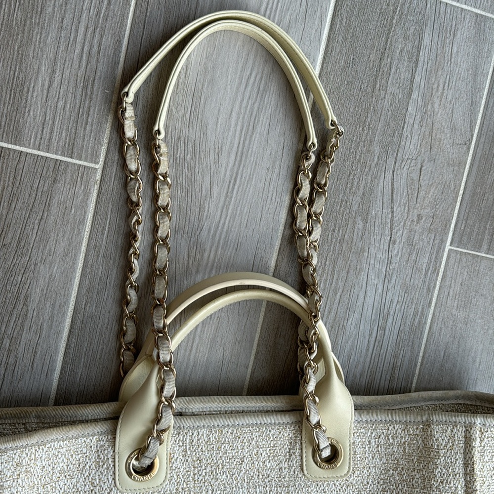 Chanel Deauville Large Cream and gold Tote - Picture 3 of 4